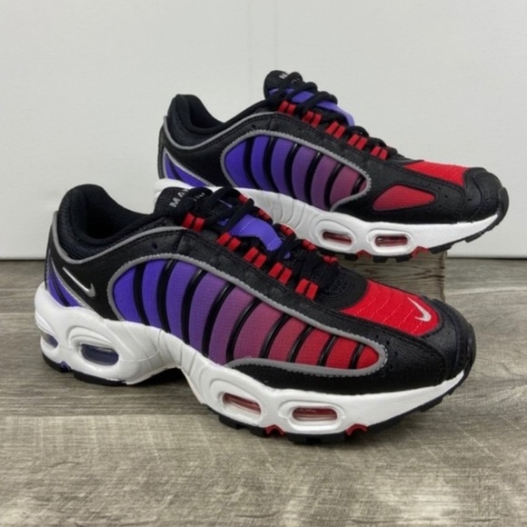 Nike Sneakers - Picture 2 of 7